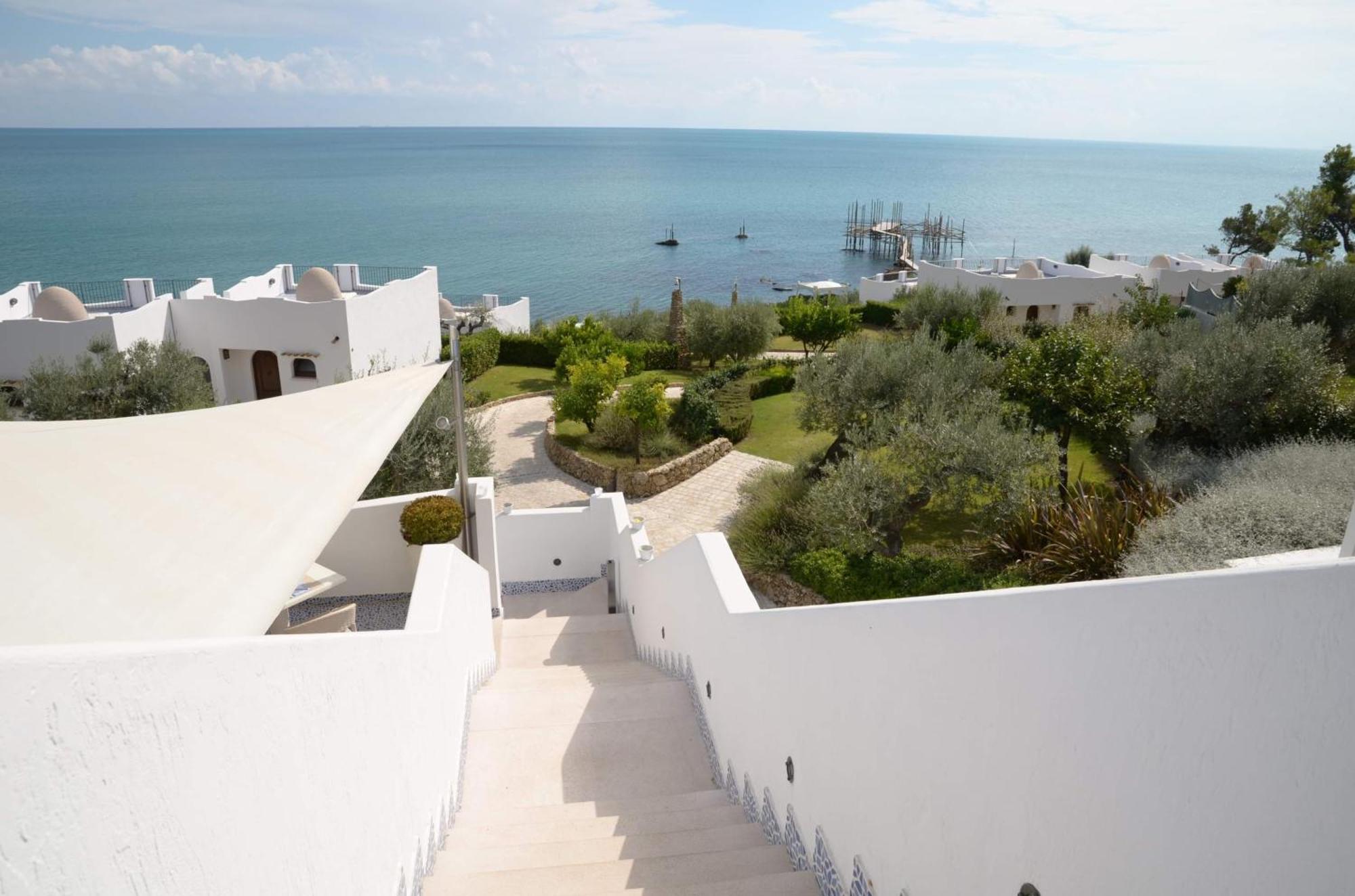 Baia Delphis Resort Vasto Exterior foto