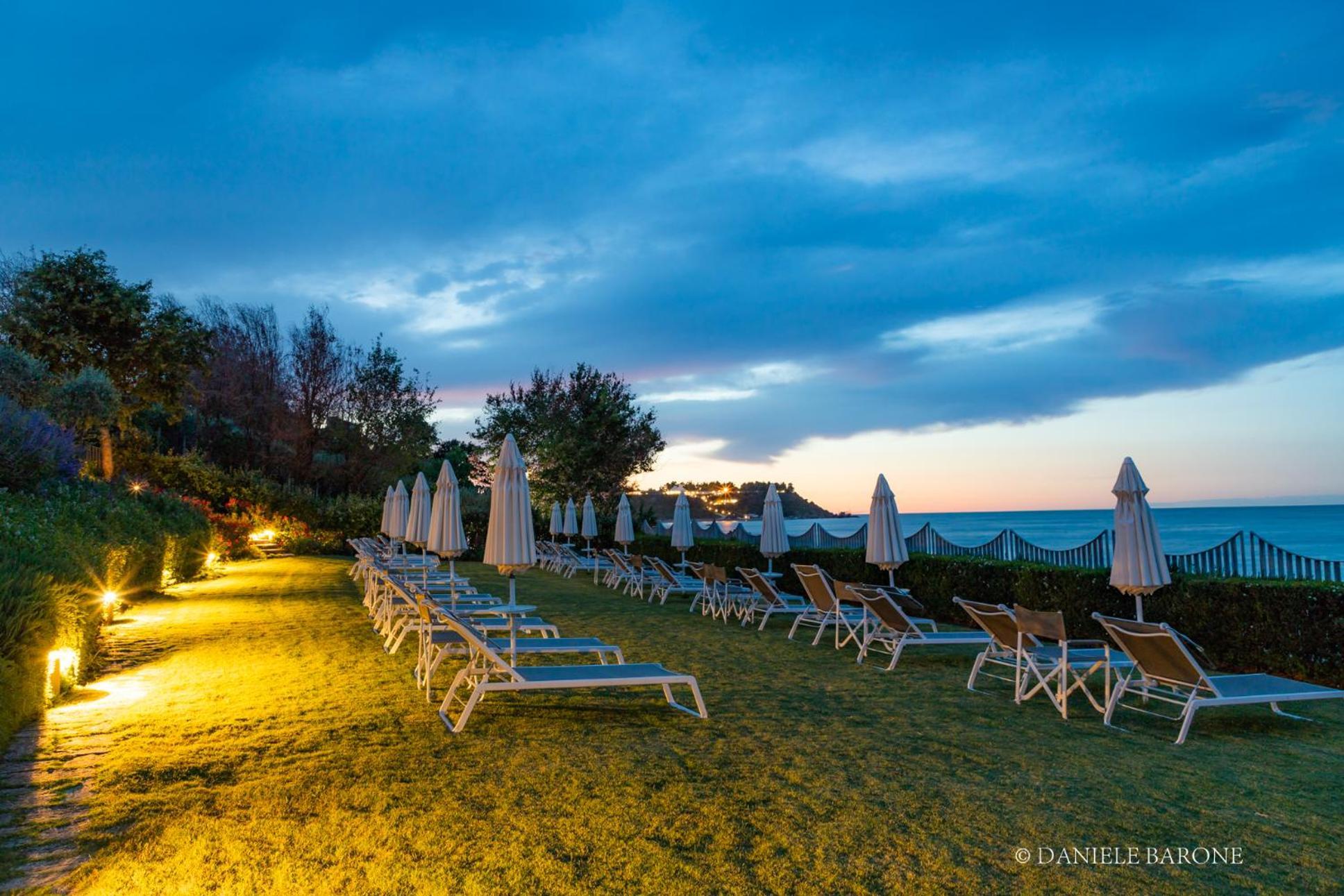 Baia Delphis Resort Vasto Exterior foto