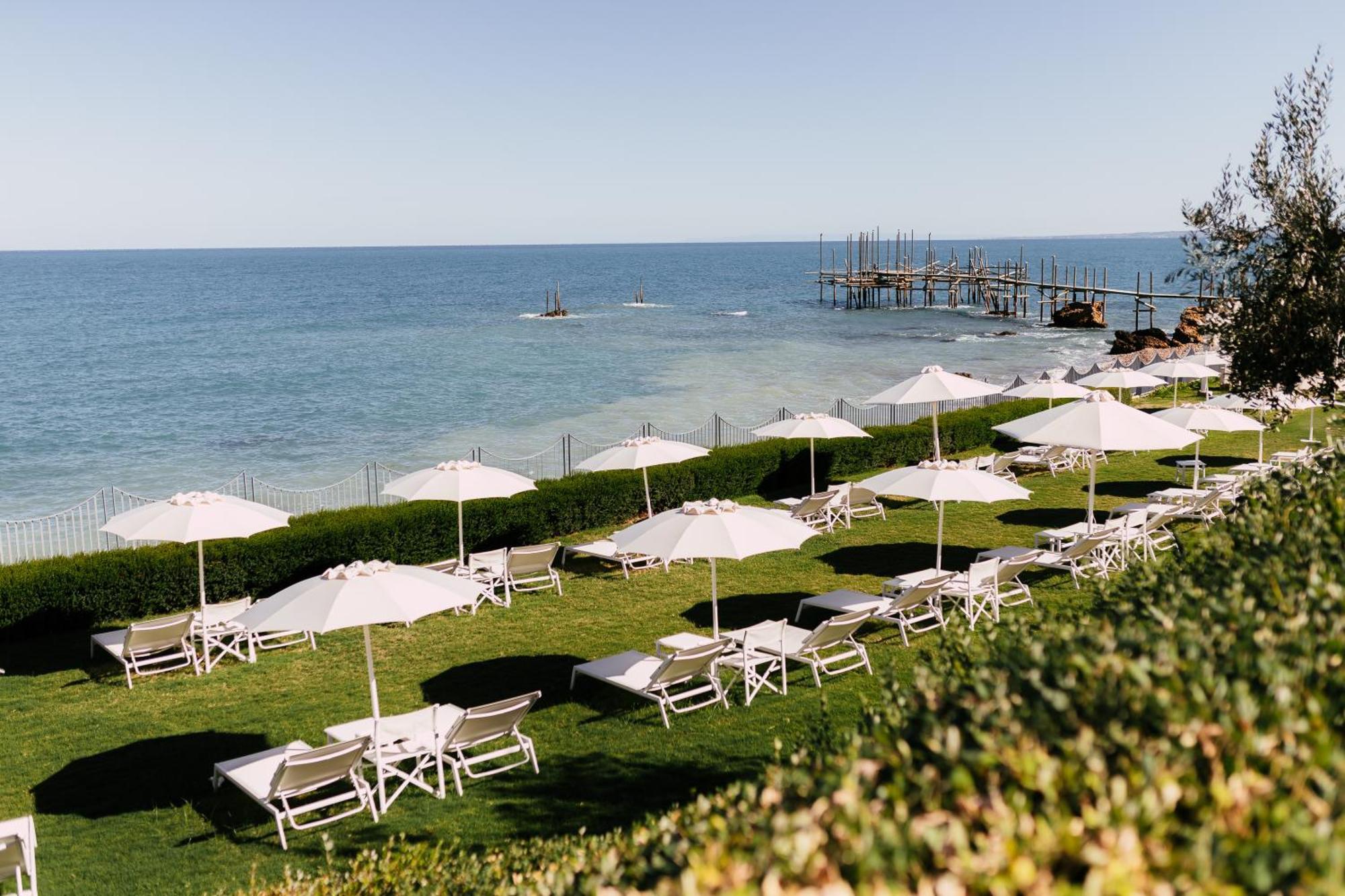 Baia Delphis Resort Vasto Exterior foto